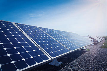 導入事例 - 太陽光発電所監視およびコントロールシステム